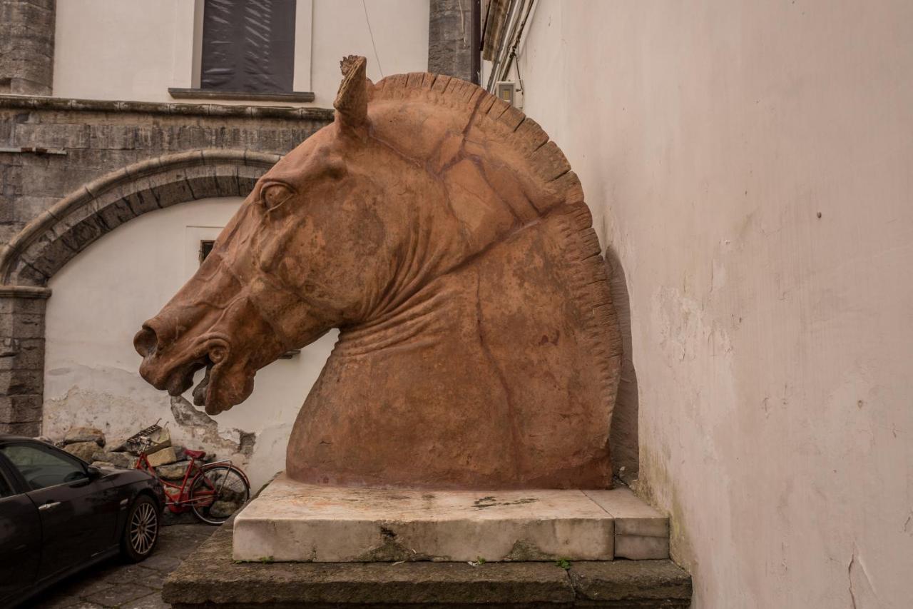 Art Suite Nel Cuore Di Napoli Exterior photo